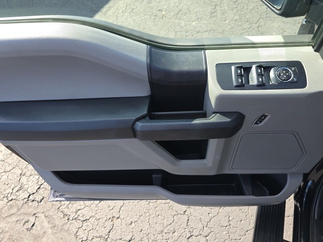 2015 Ford F-150 XL photo 8