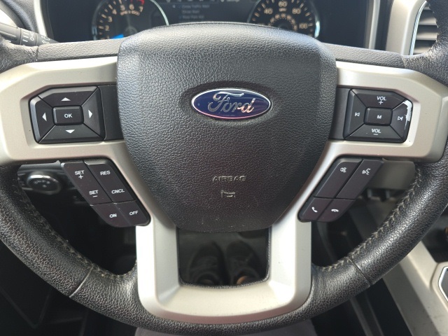2015 Ford F-150 Lariat photo 11