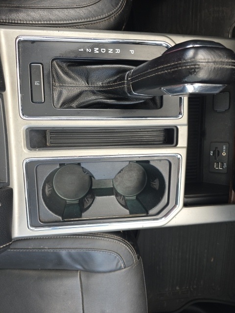 2015 Ford F-150 Lariat photo 16