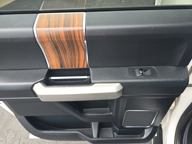 2015 Ford F-150 Lariat photo 19