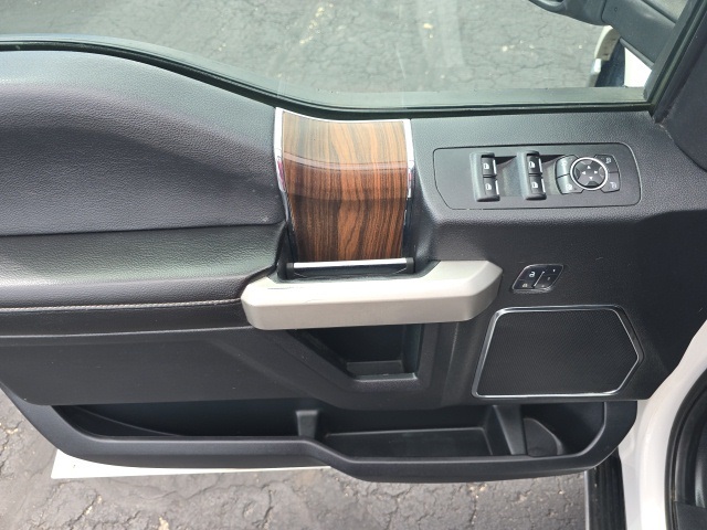2015 Ford F-150 Lariat photo 8
