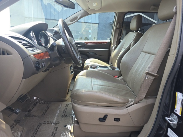 2013 Chrysler Town and Country