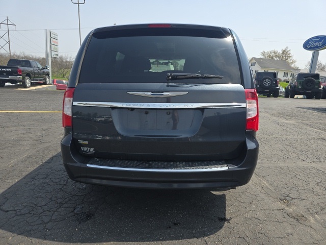 2013 Chrysler Town and Country