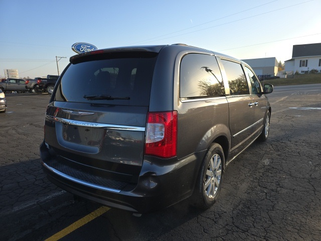 2015 Chrysler Town and Country