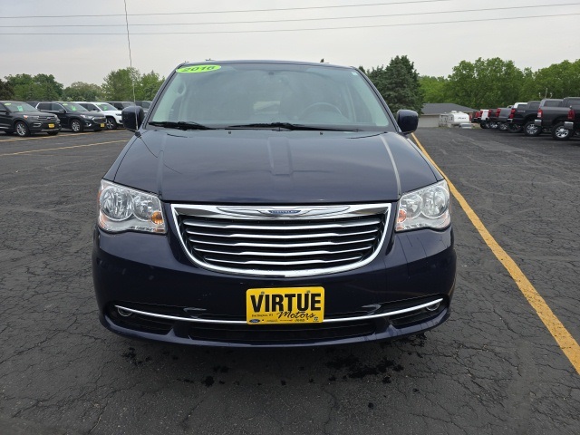 2016 Chrysler Town and Country