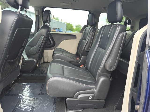 2016 Chrysler Town and Country