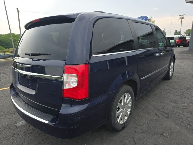 2016 Chrysler Town and Country