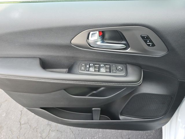 2027 Chrysler Pacifica