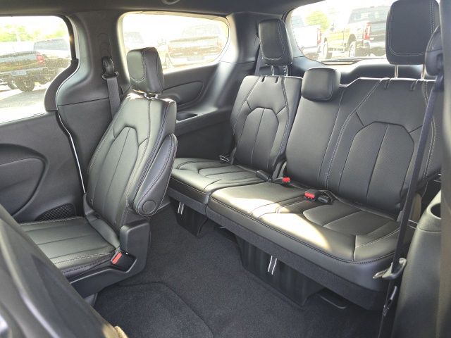 2027 Chrysler Pacifica