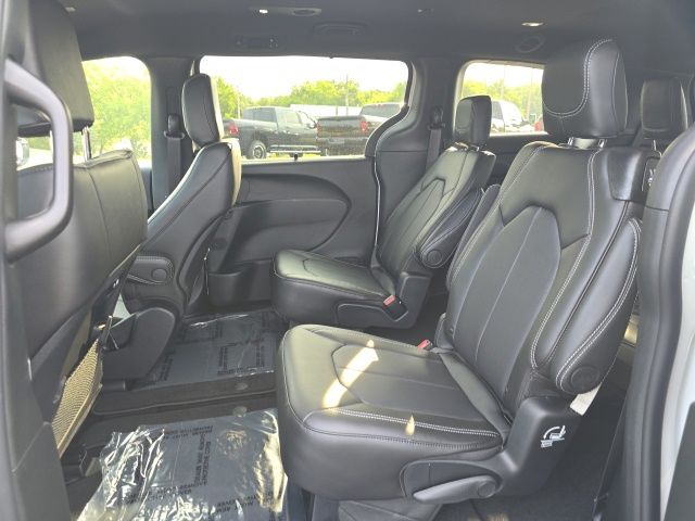2027 Chrysler Pacifica