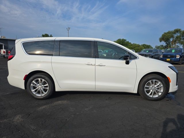 2027 Chrysler Pacifica