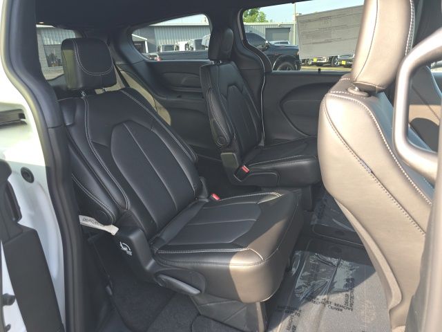 2027 Chrysler Pacifica