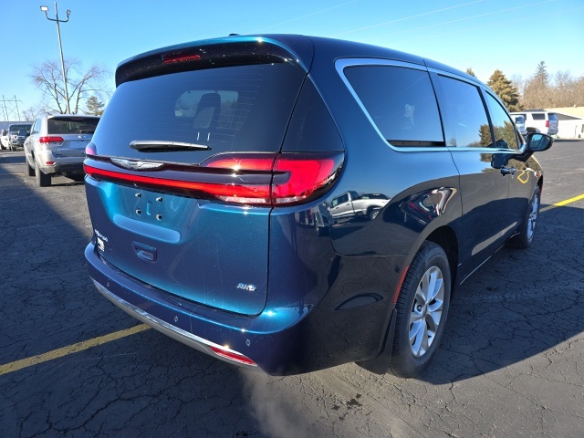 2025 Chrysler Pacifica