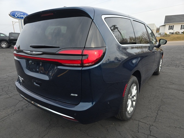 2025 Chrysler Pacifica