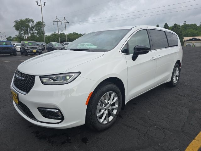 2025 Chrysler Pacifica