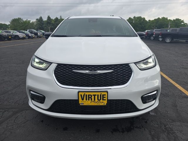 2025 Chrysler Pacifica