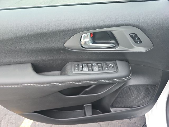 2025 Chrysler Pacifica