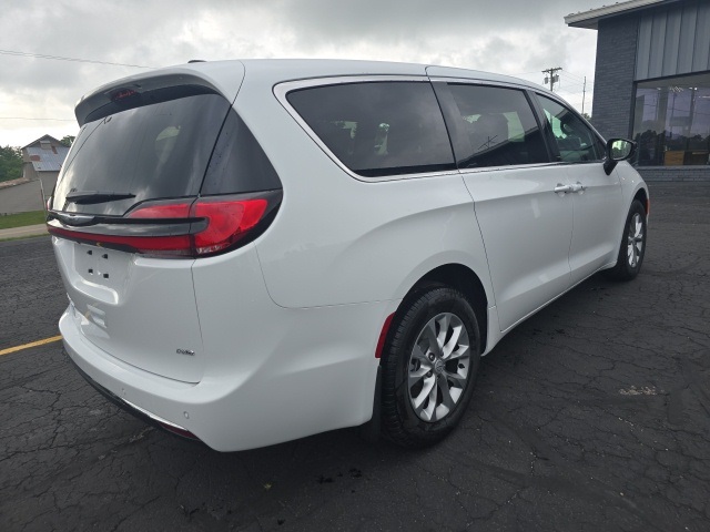 2025 Chrysler Pacifica
