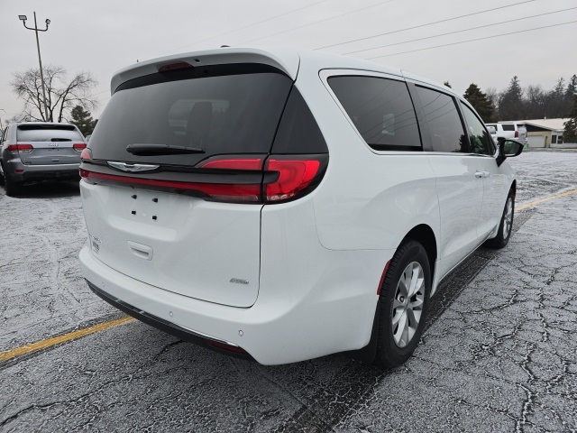 2025 Chrysler Pacifica