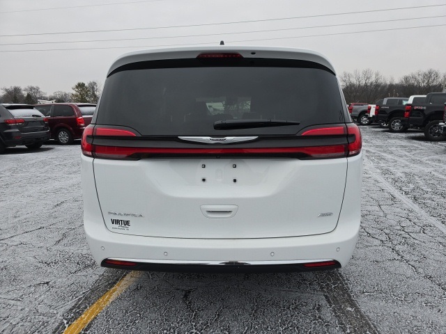 2025 Chrysler Pacifica