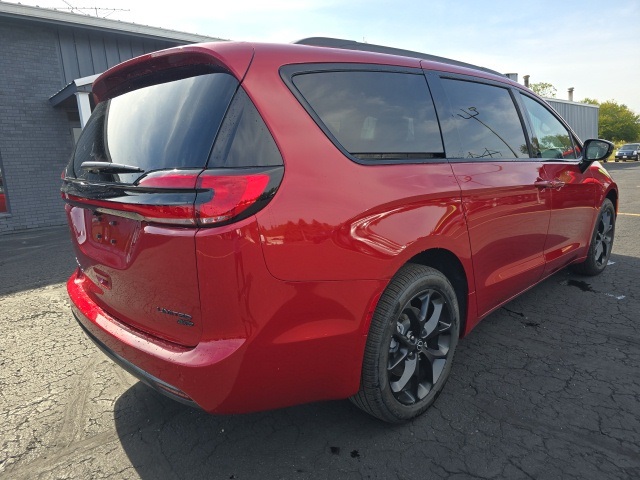 2026 Chrysler Pacifica