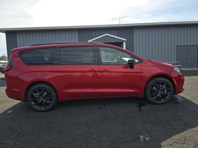2026 Chrysler Pacifica
