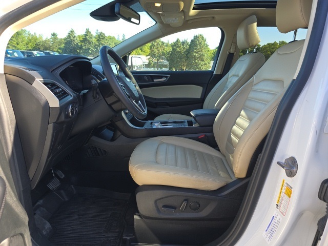 2023 Ford Edge SEL photo 9