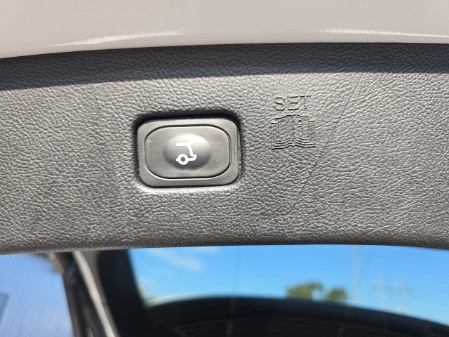 2023 Ford Edge SEL photo 25