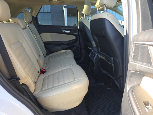 2023 Ford Edge SEL photo 27
