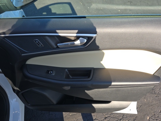 2023 Ford Edge SEL photo 28