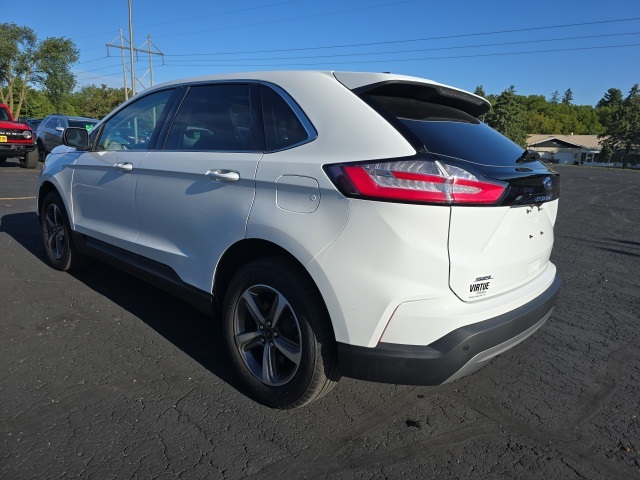 2023 Ford Edge SEL photo 5