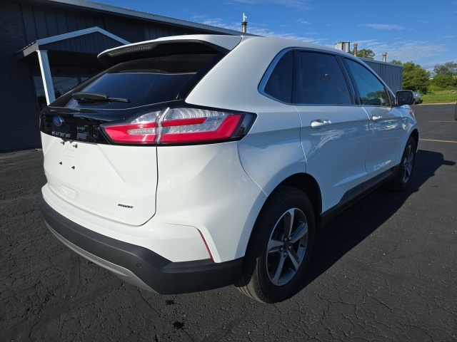 2023 Ford Edge SEL photo 7
