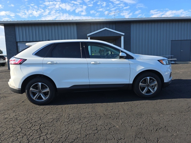 2023 Ford Edge SEL photo 8