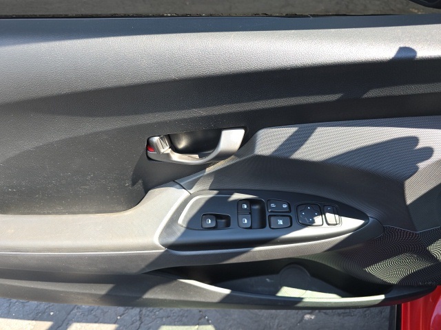 2020 Hyundai Veloster Turbo Ultimate photo 10
