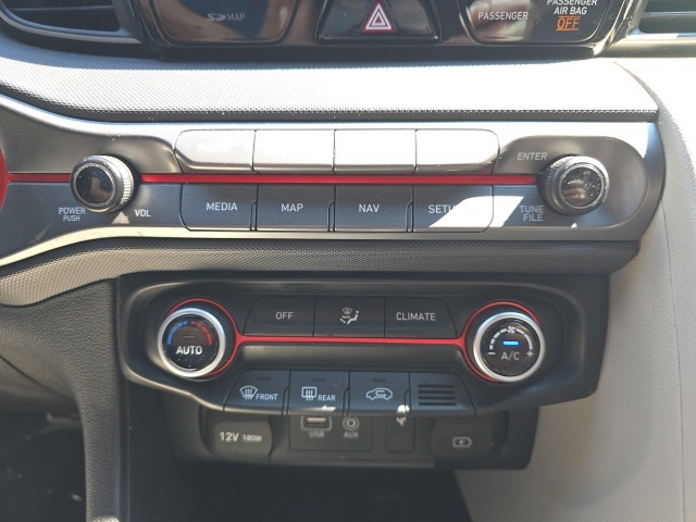 2020 Hyundai Veloster Turbo Ultimate photo 17