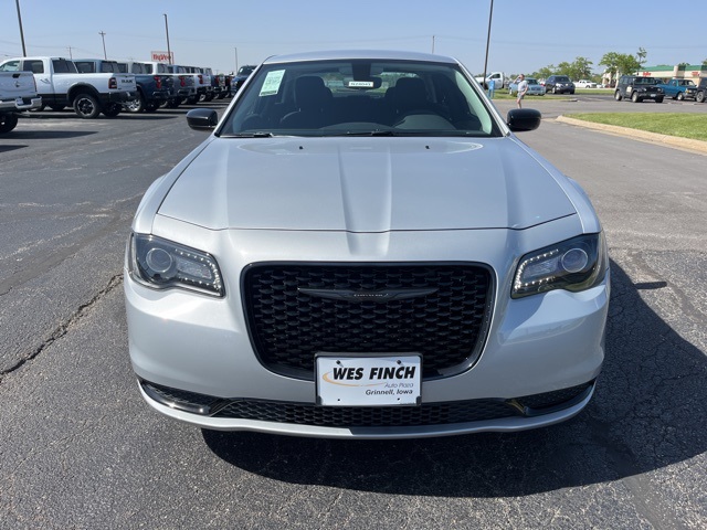 2023 Chrysler 300