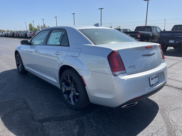 2023 Chrysler 300