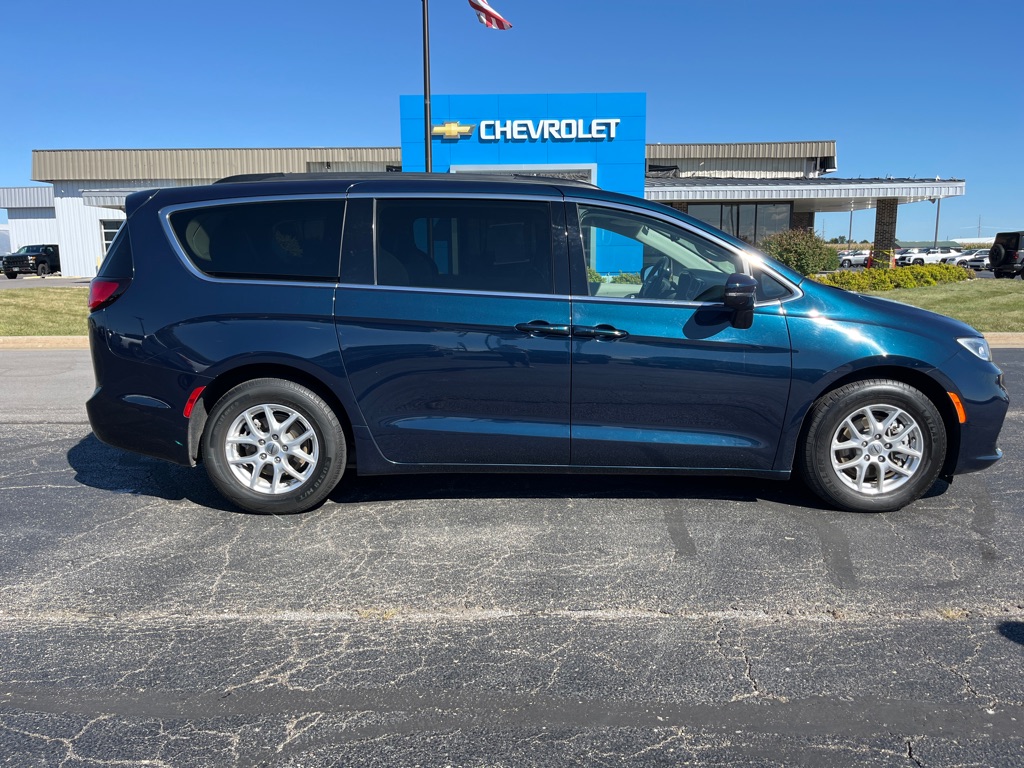 Used 2022 Chrysler Pacifica Touring L Van