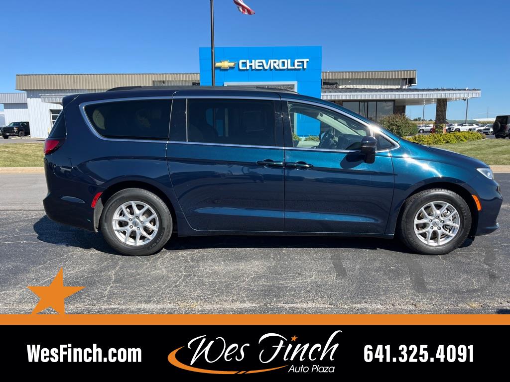 Used 2022 Chrysler Pacifica Touring L Van