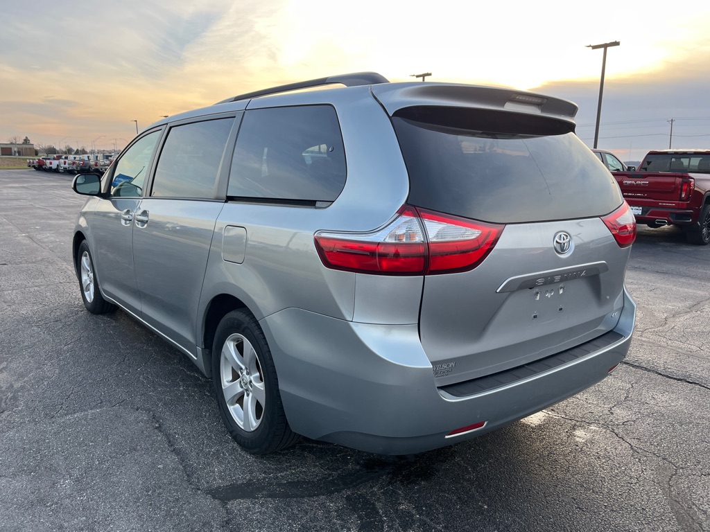 2017 Toyota Sienna