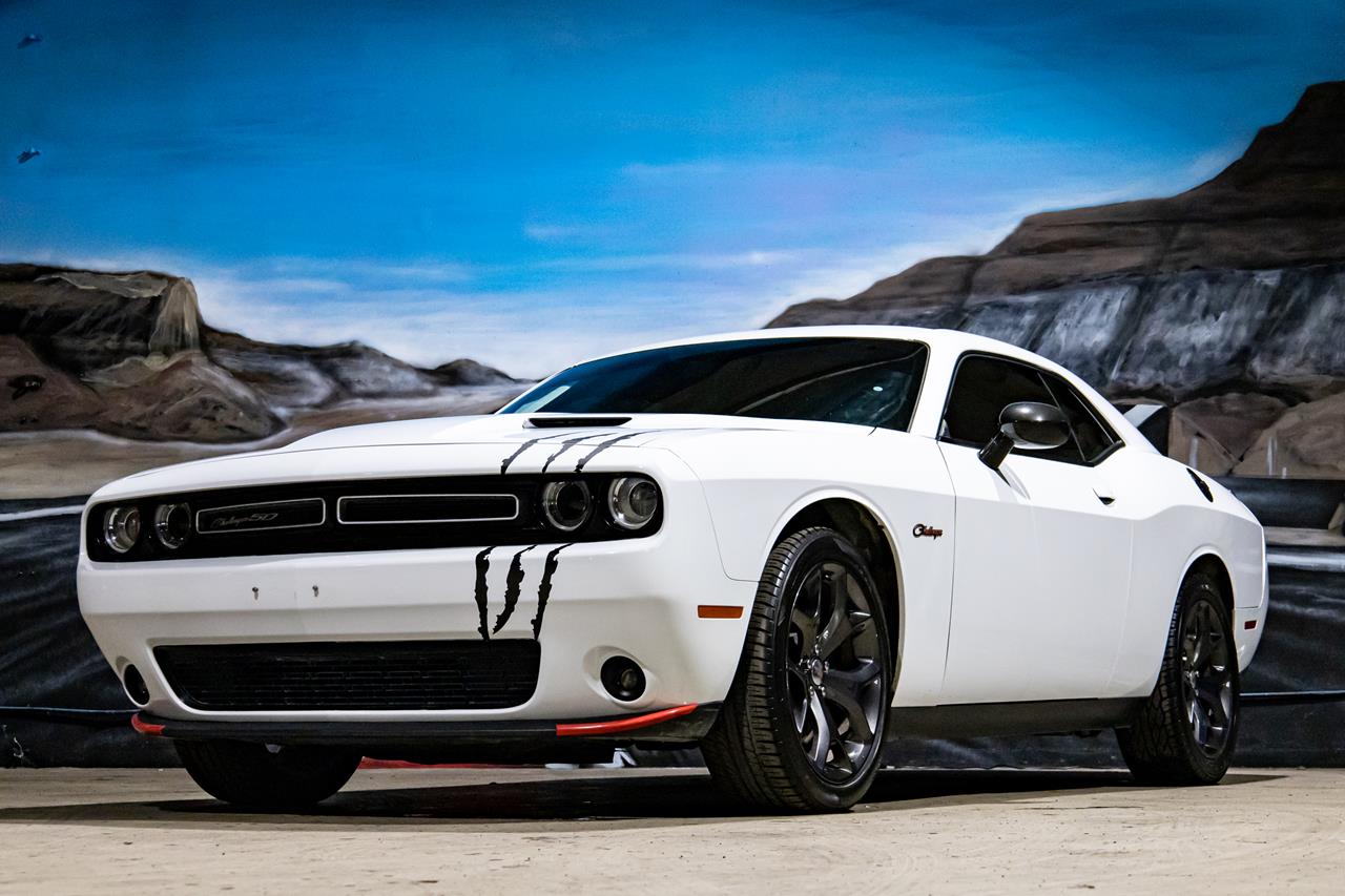  2018 Dodge Challenger SXT Plus Car