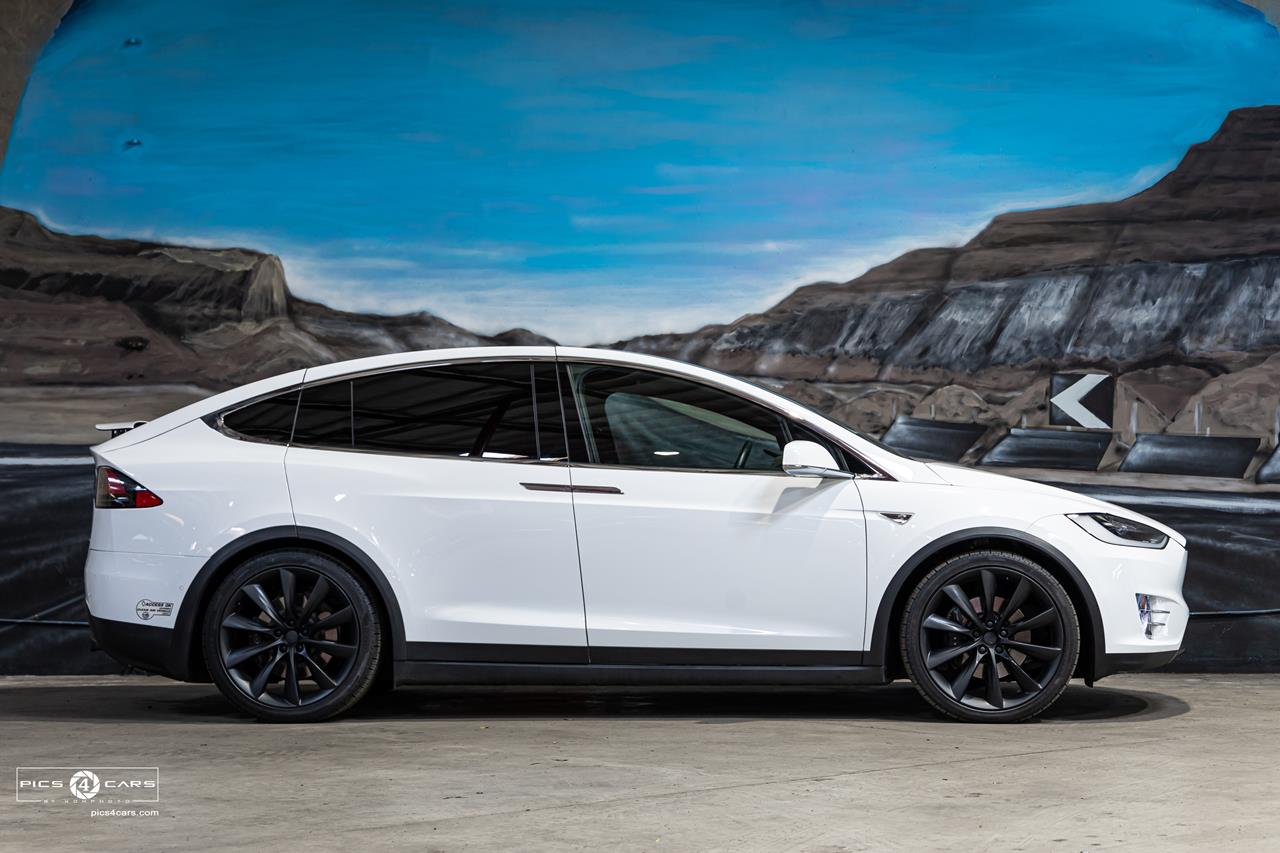  2016 Tesla Model X  Crossover