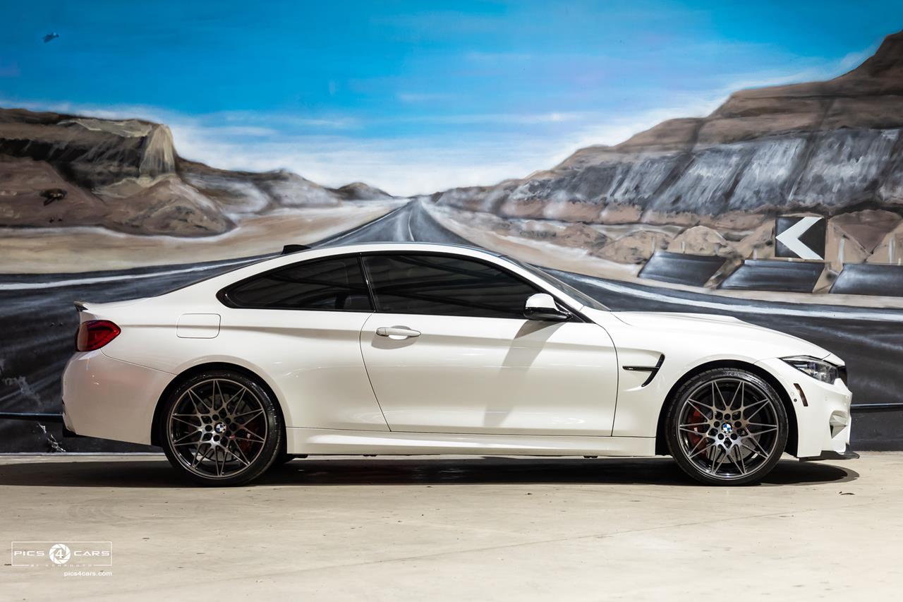  2018 BMW M4  Car