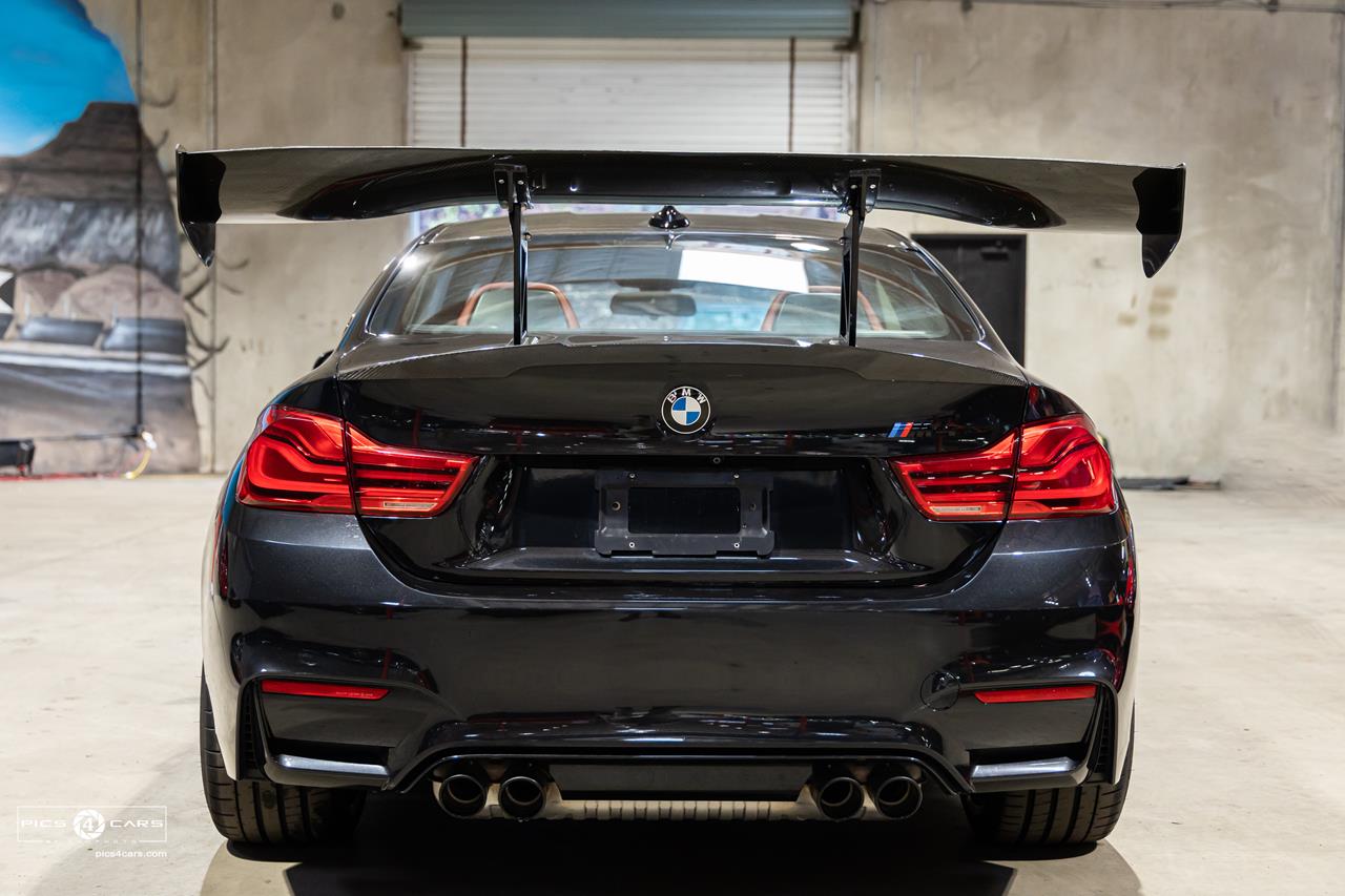  2018 BMW M4  Car