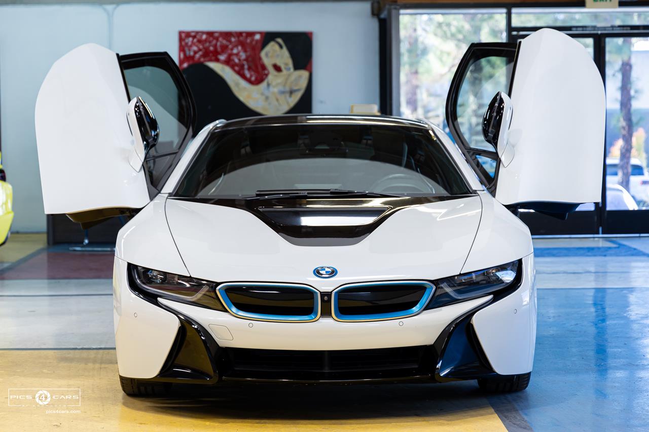  2016 BMW i8   Car