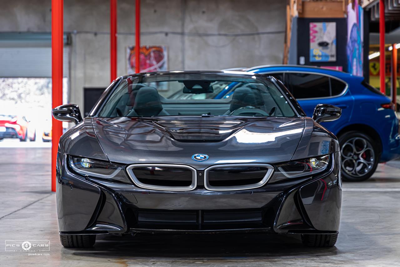  2019 BMW i8 Roadster Car
