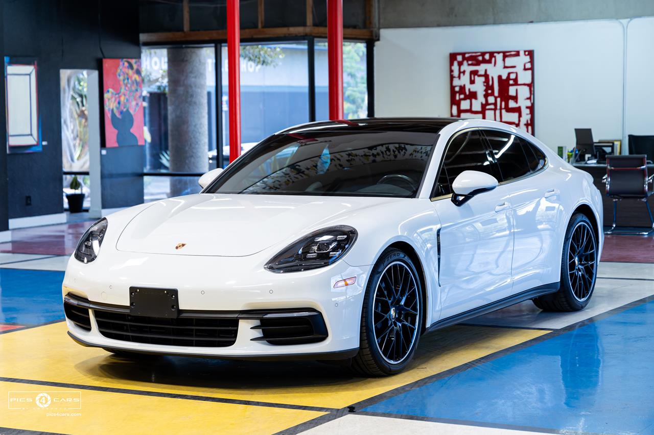  2018 Porsche Panamera 4 Car