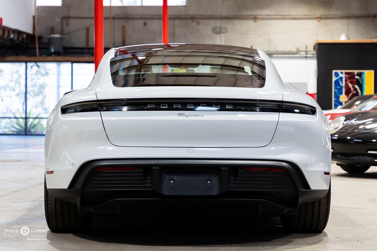  2021 Porsche Taycan  Car