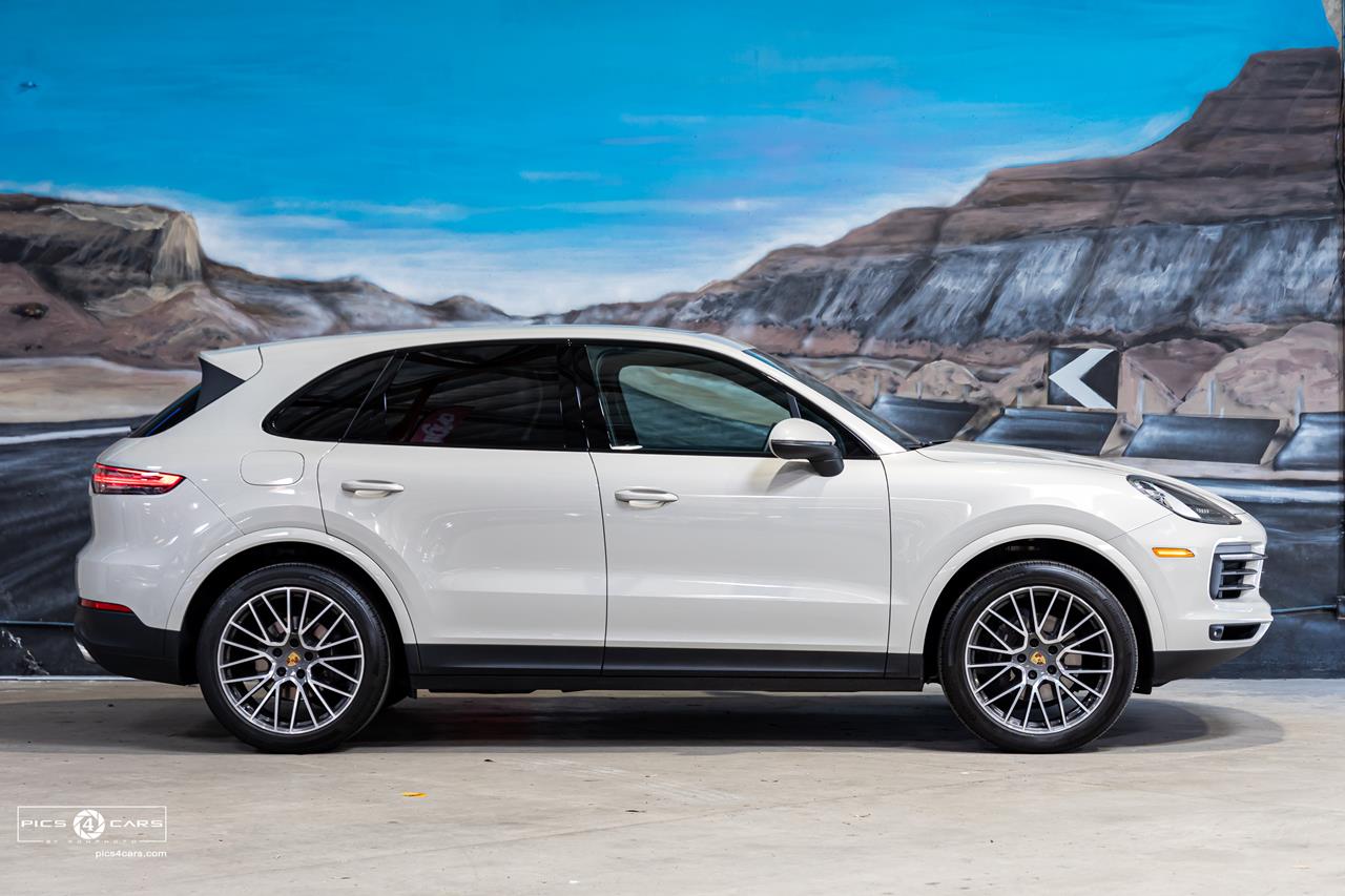  2020 Porsche Cayenne  Crossover