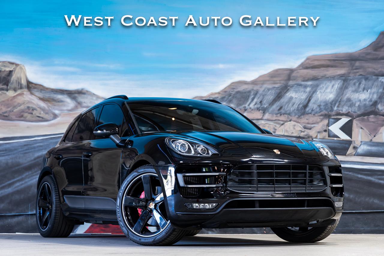  2015 Porsche Macan Turbo Crossover